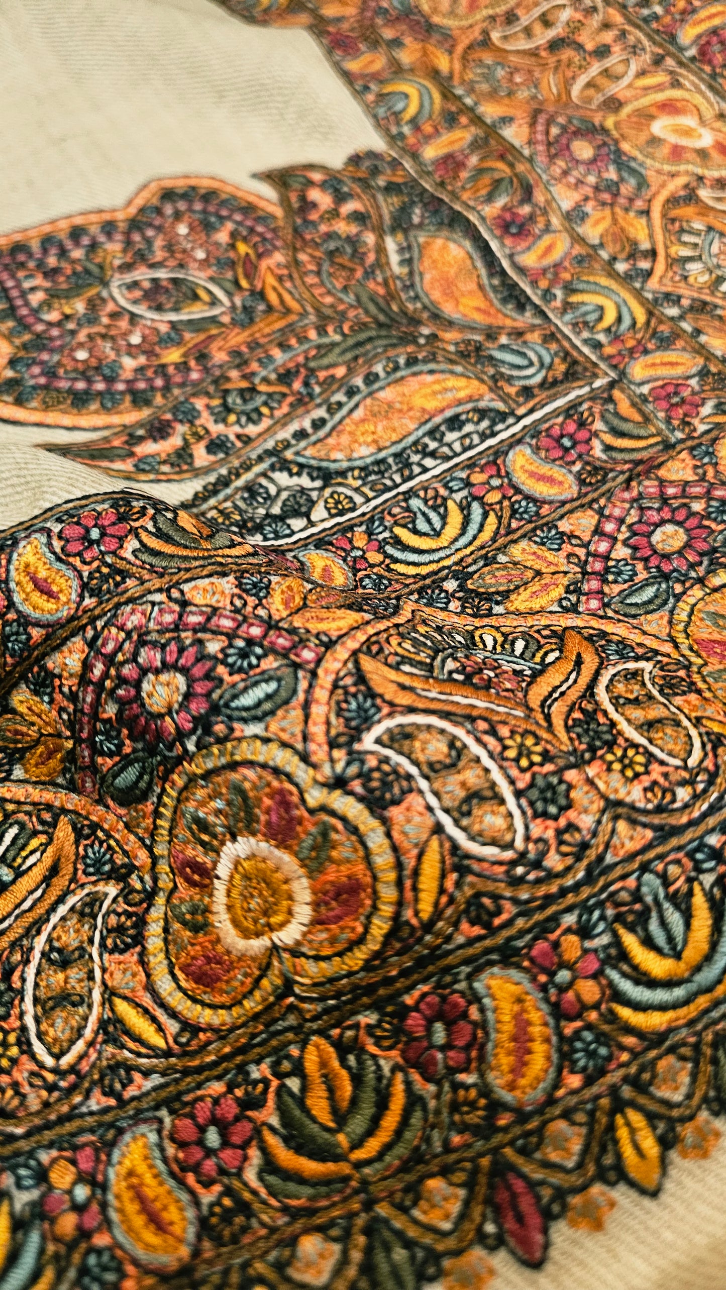 Papermachi embroidered: Pashmina