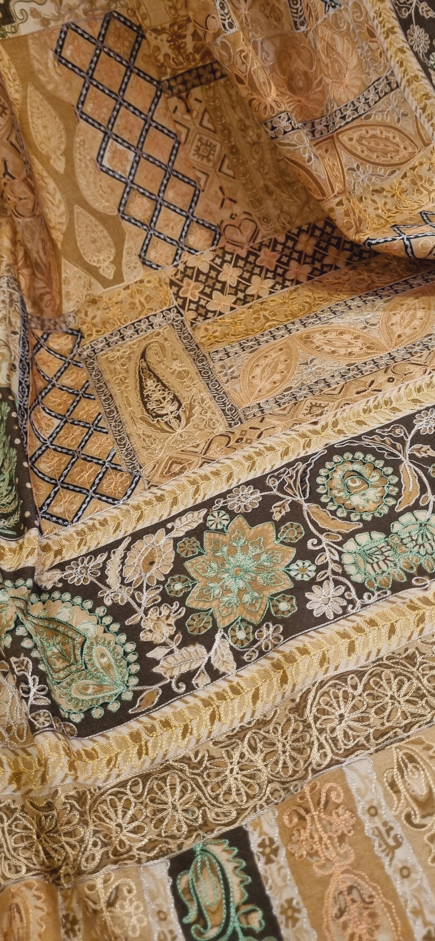 Reelkar embroidered pashmina