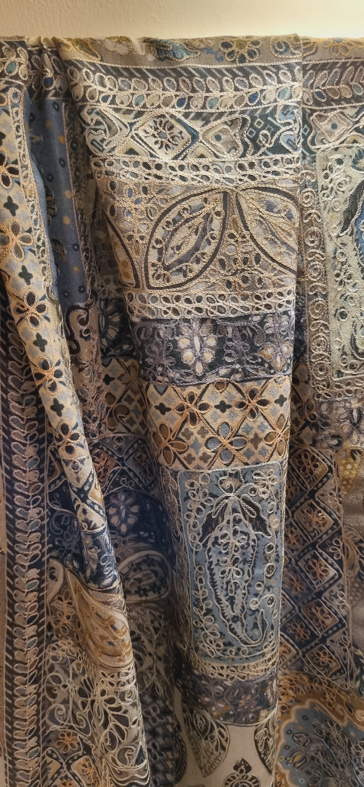 Reelkar pashmina shawl