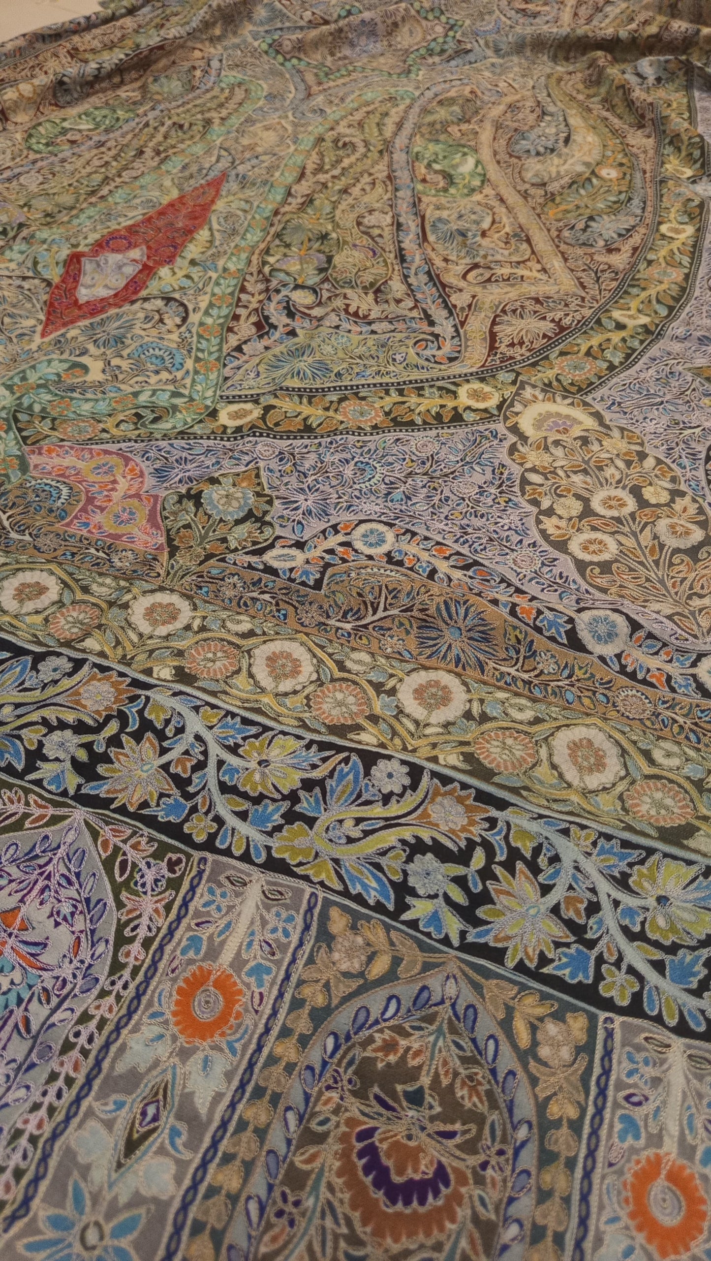 Reelkar pashmina: Shawl