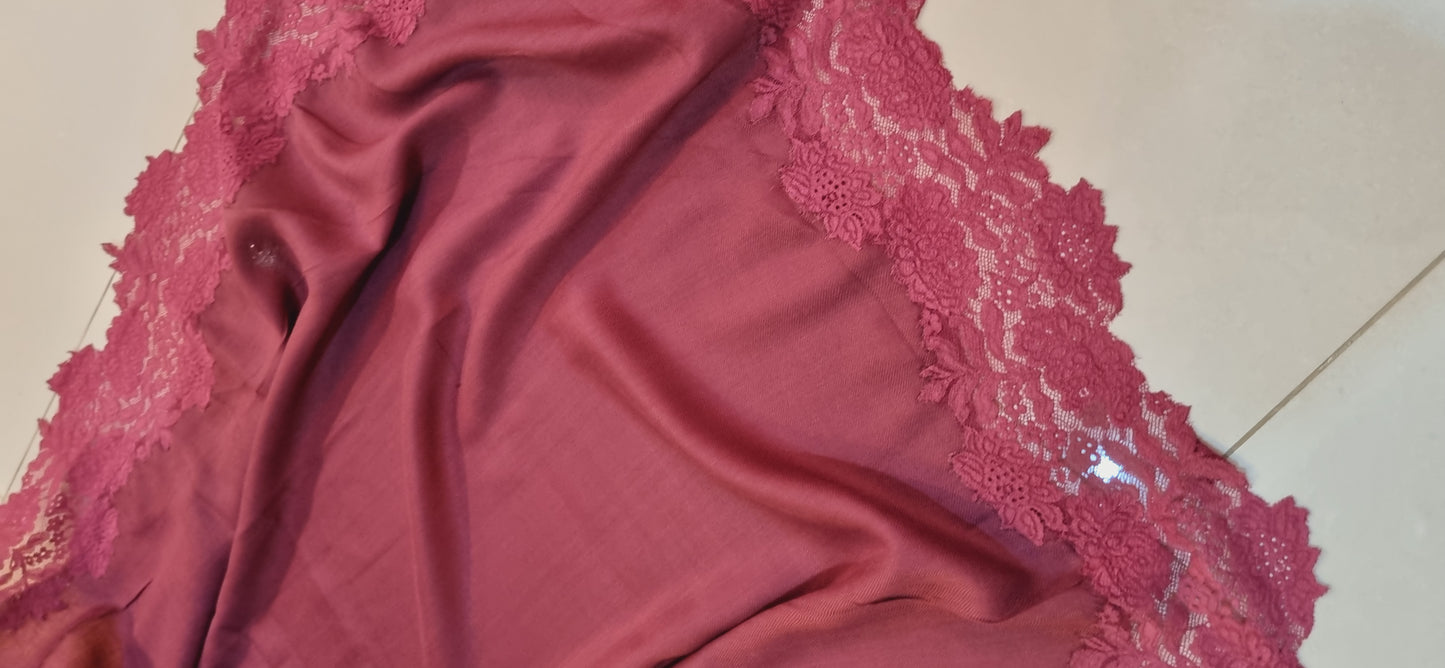 Pashmina chantilly shawl