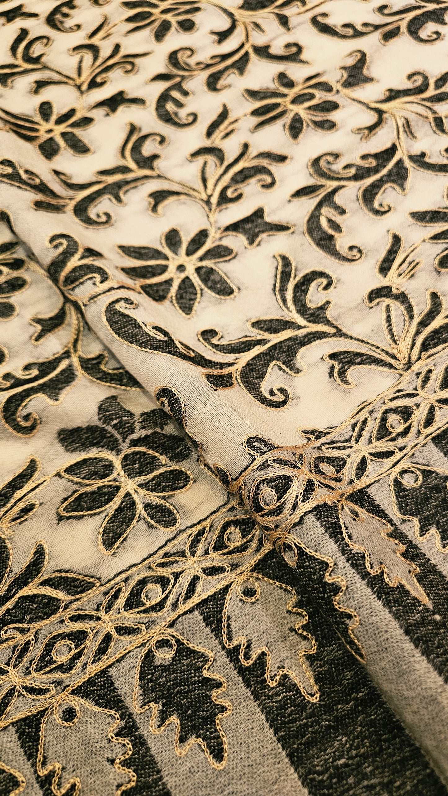 Reelkar kaani shawl: toosh
