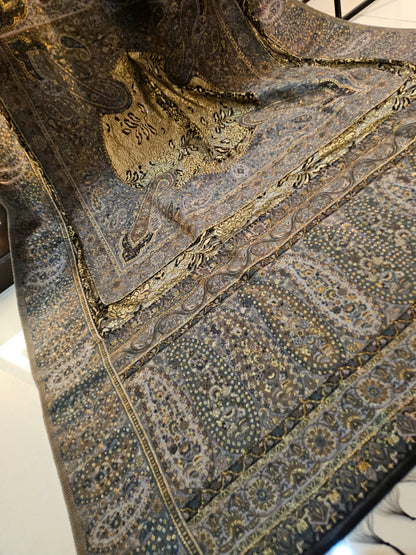 Silk kaani shawl with chantilly