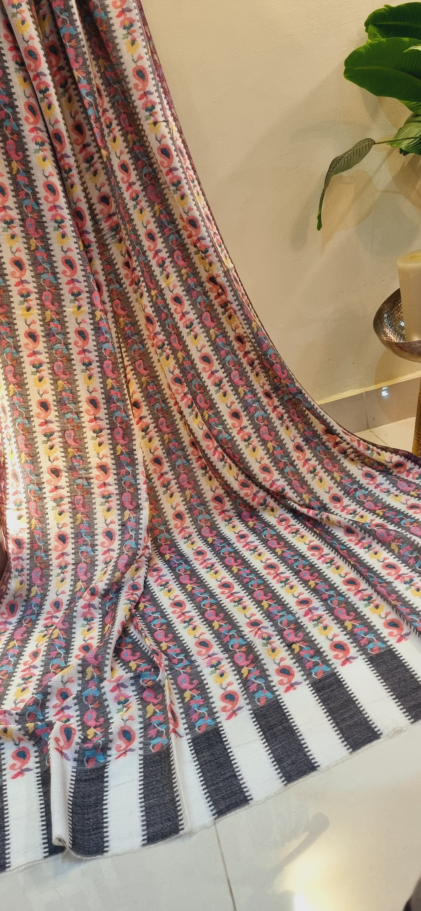 Toosh kaani shawl
