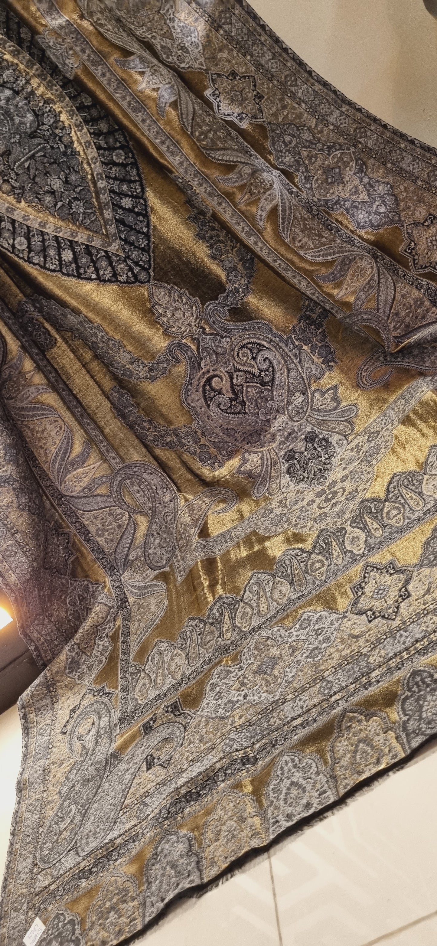 Reversible Moonlight kaani shawl