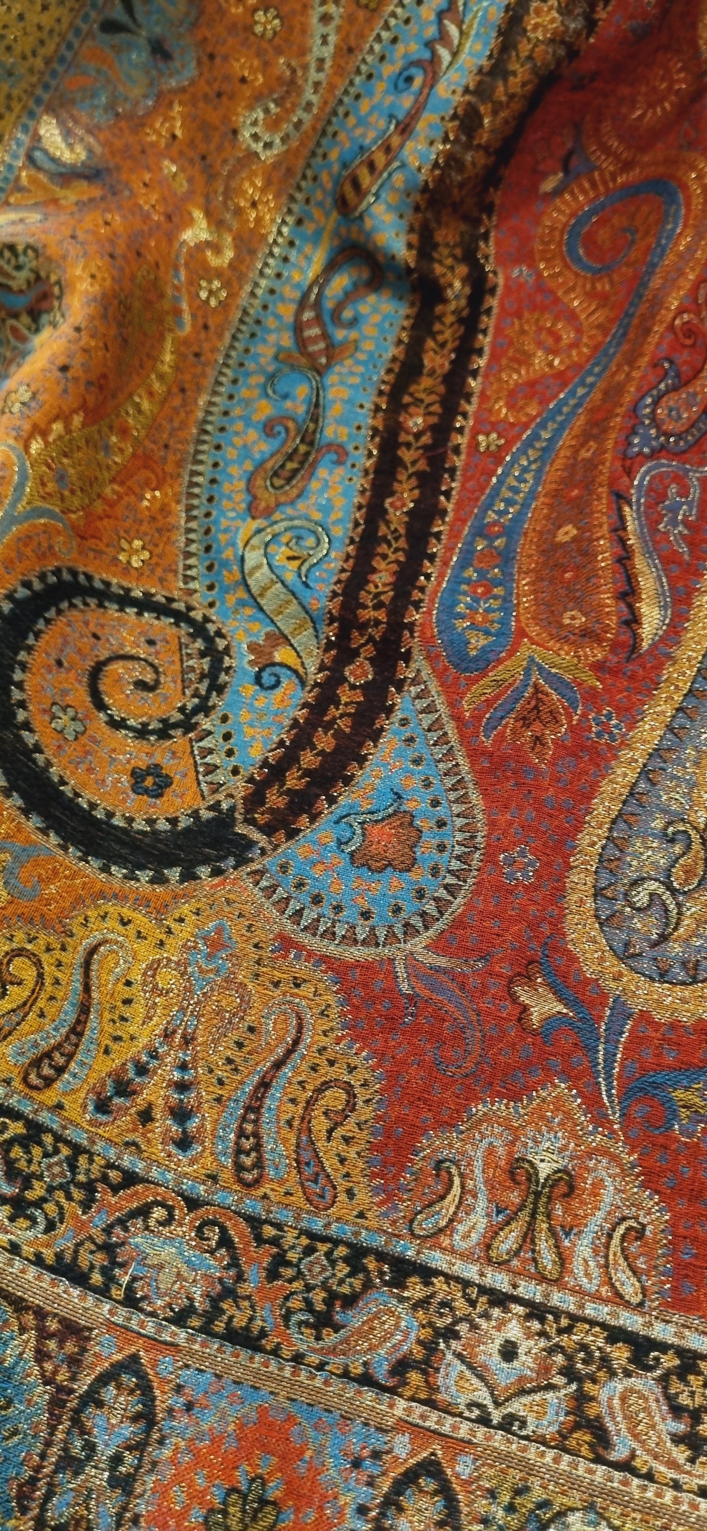 Pashmina kaani with zaree weave