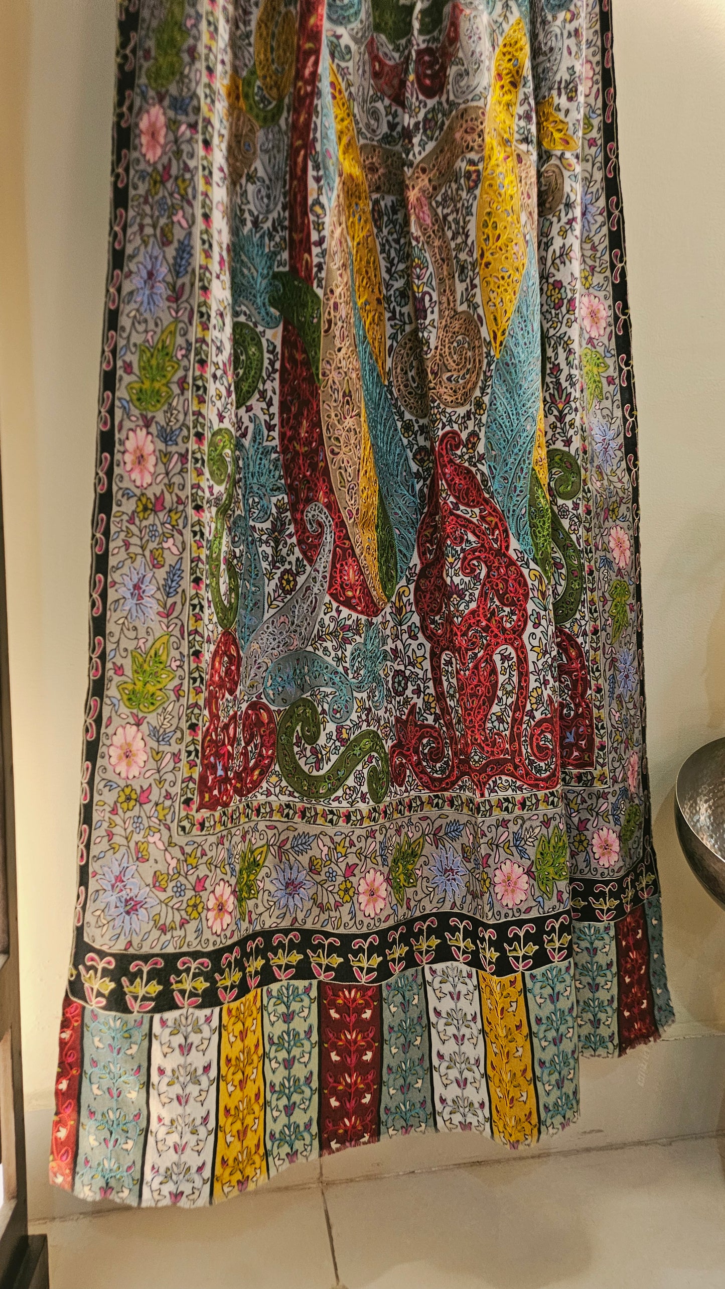 Reelkar embroidered minishawl: pashmina