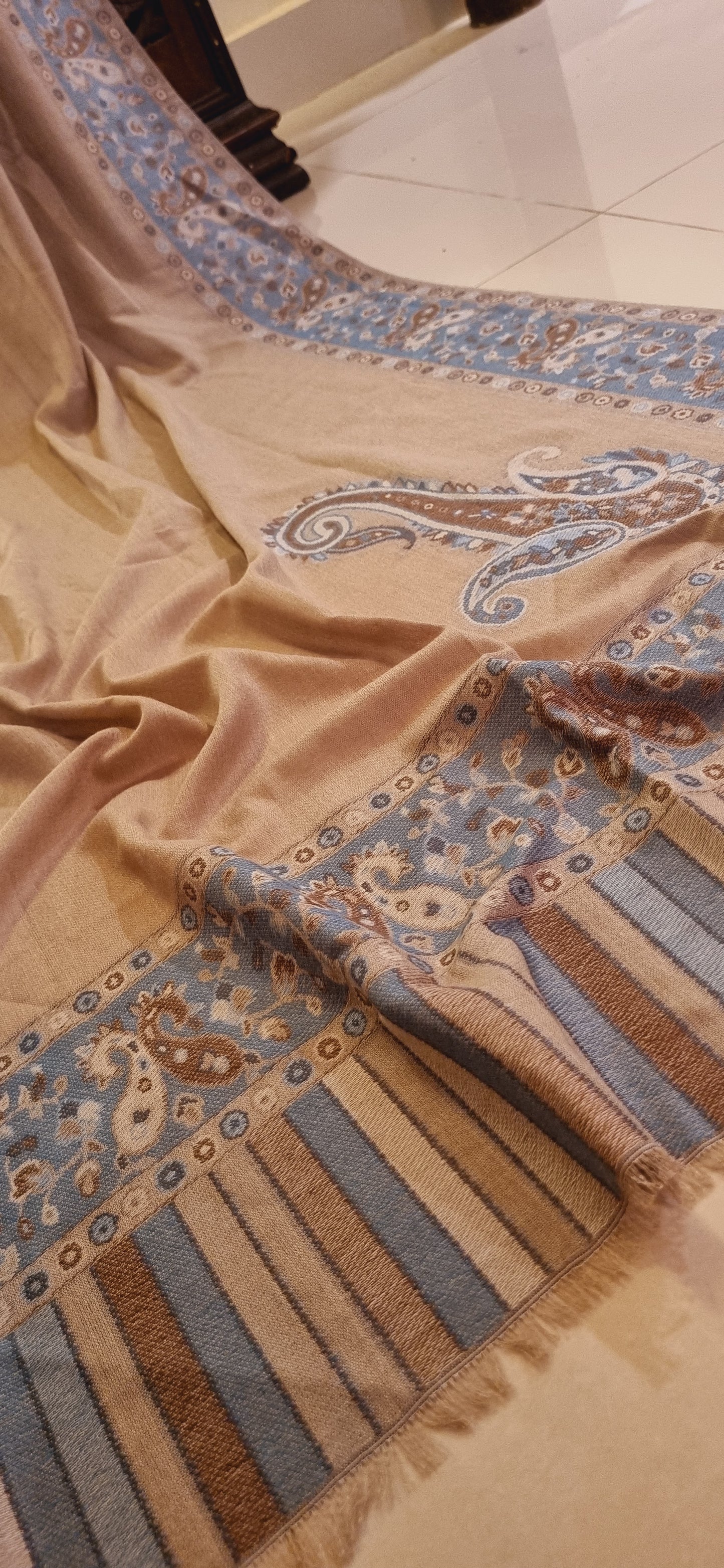 Soft pashmina kaani shawl